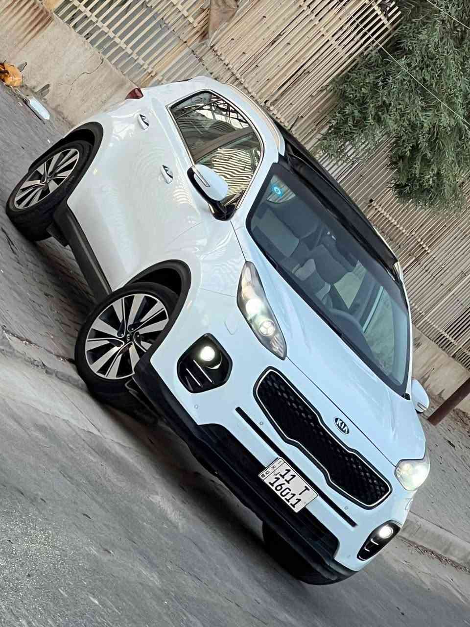 يا الله السلام عليكم كية سبورتج موديل 2017 رقم بغداد بسمي جديد هزة جدبدة سنوية جدبدة لل 2029 

سيارة جديدة خليجية بدون حادث بدون ضربة بدون صبغ حت الدعاميات بلاديات 

السعر ١٦٤ بيهة مجال ***********

محرك بلادي ع وضع الشركة حجم 2000 دوش 
كير اوتماتيك 
تبريد قطعتين صدر جديد تخم تاير جديد ويل كب اصلي بلادي 

فول مواصفات ١ع١ عدةالبصمة
بانوراما طكتين 
كشنات جلد
مري شفط 
٣ انضمة قيادة تحكم استيرن حاكية بلوتوث داخل لونين
