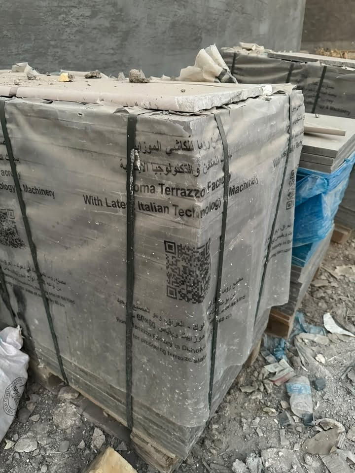 كاشي عراقي مال دهوك للبيع  نوعية كلش ممتازة     قياس ٦٠ في ٦٠  مسلح اني اخذته سعر المتر ١٨ الف  عندي كمية يكفي ٧٥ متر وبعده بالسكيبات  مكاني الطي الكاظمية ***********
