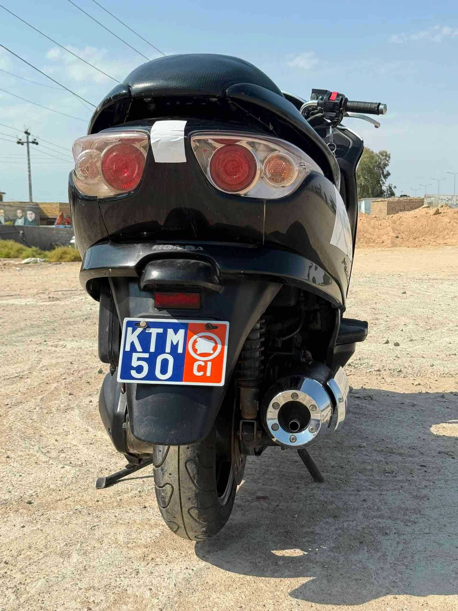 البيع فورزه 9/0 كرستال اصل دراجه جاهزه كفر نضيف مكينه مضبوطه جويتر صافي تايرات جديده شلعه معدل تخبل سرعه عله شارع 130 شرط باتري جديد كلجات وقايش جديد دراجه ما بيه اي نقص بصمه سويج طوراء
سعر 850 وبيه مجال 
مكان واسط الكوت 
*********** 
***********
