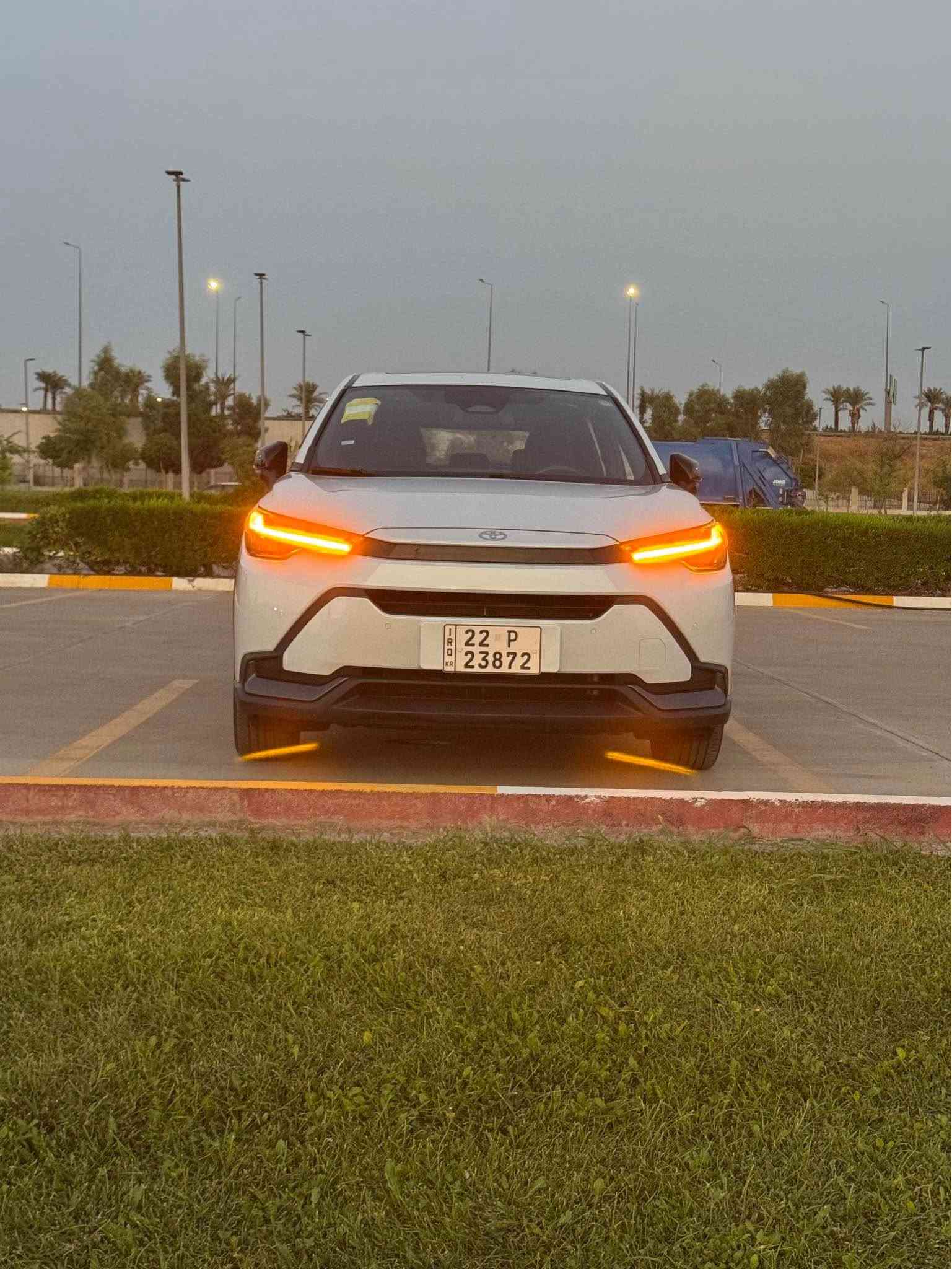 السلام عليكم 
للبيع كورلا فرونت لاندر هايبرد موديل 2025 
ماشيه 16 الف كيلو 
مكفولة من الصبغ ولتعديل بيها كم رصعة صغيرة كلش 
فول مواصفات فتحة سقف 
رادار امامي خلفي وحساس تحديد مسار 
اوتو ستوب هندبريك بصمة كشنات جلد 3 دگم 
داخل لد 64 لون 
قطعتين تبريد 
شاشة جبيرة 
لايت امامي خلفي لد السعر 220 بيها مجال بسيط مكاني اربيل الشراي يتصل *********** بي واتس اب أربيل, العراق
