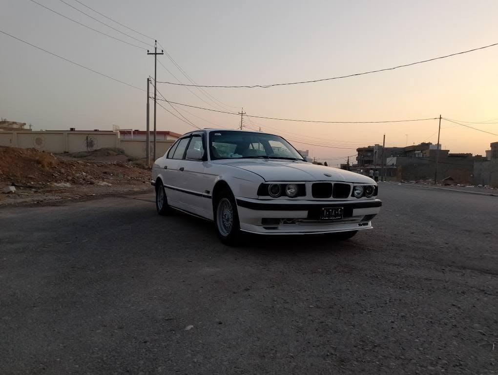 BMW 525i
M  1993سپی بەفری
گێڕعادی فول M سەیارەکە
دەعمی لۆ دەعامی بەشەرت 
حیزامەکی جوان کرایە
بەس یەک بستی هەیەچاملغی لای سەکن باقی گێڕ مەکینە ئەکسل دەبڵەکانی بەکاملی گۆڕاوەبەشەرت 4تایەوپاتری
نوێ بەسەرت سەیارەکەتەعمیر کامل کرایە
ئاڕم پلاستیک هەولێربەشەرت
سعر30$ کەمەک مجال شوێن هەولێربەحرکە
ژ.م.***********
برایان بەس فرۆشتنە گۆڕینەوەو قەردوقستم نیە
W  M  V أربيل, العراق
