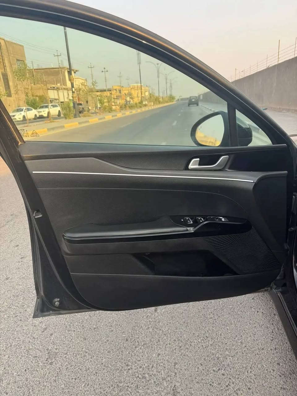 تفاصيلها
كيا فايف موديل ٢٠٢١ 

الون اسود 

الفئة جي تي لاين 

ماشية ٦٨ الف ميل 

سياره نضيفه حادثها بس بنيد بدون دواخل لا ايرباك ولا شي 

حسب ما موجود ب الصور هنا ب البصره بيها شبر ب الجاملق الامامي بارد لا مصبوغ ولا مفتوح ولا شي 

سياره نضيفه تايرات جدد 

محرك كير حداده كلهن مكفولات 

السعر ١٤٥ ورقه بيه مجال رقم *********** آسيا أثير ***********
