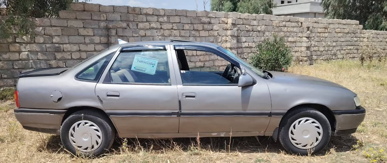 فكترا حجم 20للييع السياره جاهزه من كل شي طخم جديد تواير جدد شرط التحويل
السعر 27وبه مجال قليل

رقم الموبايل ***********
