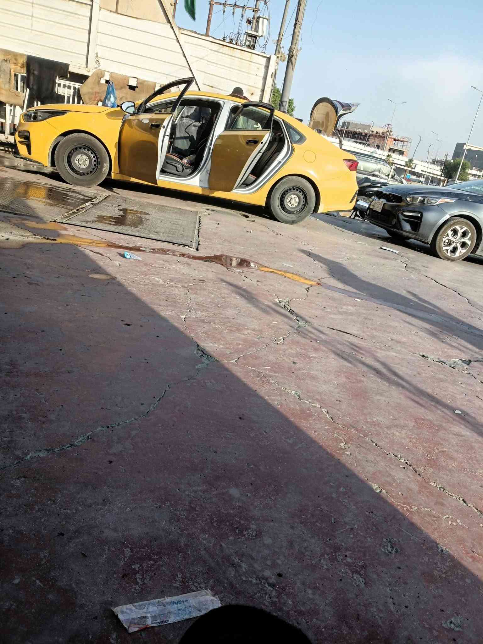 السلام عليكم 
سياره فورتي ٢٠١٩ مكان بغداد المشتل 
الاتصال ***********

نص مكتوب في الصور:
- bidfax.info
- idfax.info