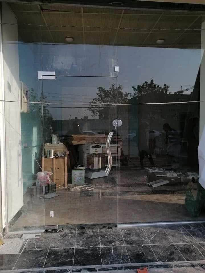 مستعدون لعمل واجهات الزجاج السكيورتي ١٠ ملم

للبنايات والمحلات والفنادق 

ابواب هايدروليك الامنيوم g60

ابواب سلايد

ابواب سوينك 

شاور حمام 

ابواب كهربائيه اوتوماتيك 

عمل زجاج بانورما للمصاعد

كافه أعمال المحجرات 

والكيرتن وول .وبإسعار تنافسية

للأتصال*********** الرمادي, الأنبار
