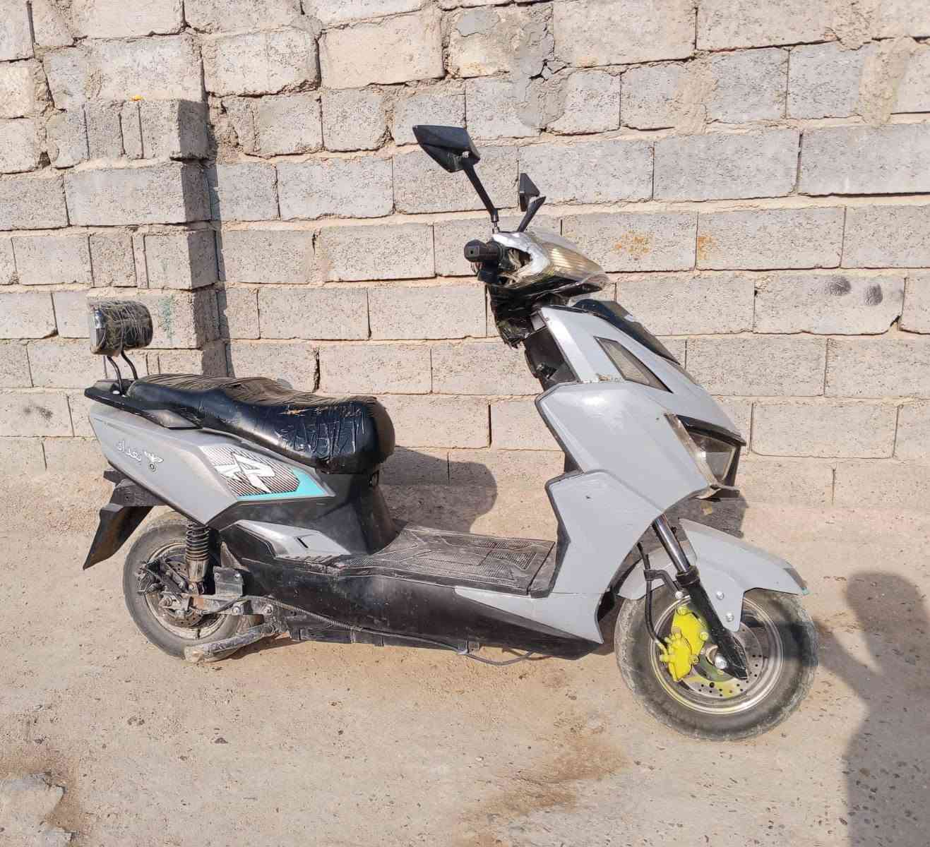 موطور • بطاريات صغار • بيه مجال