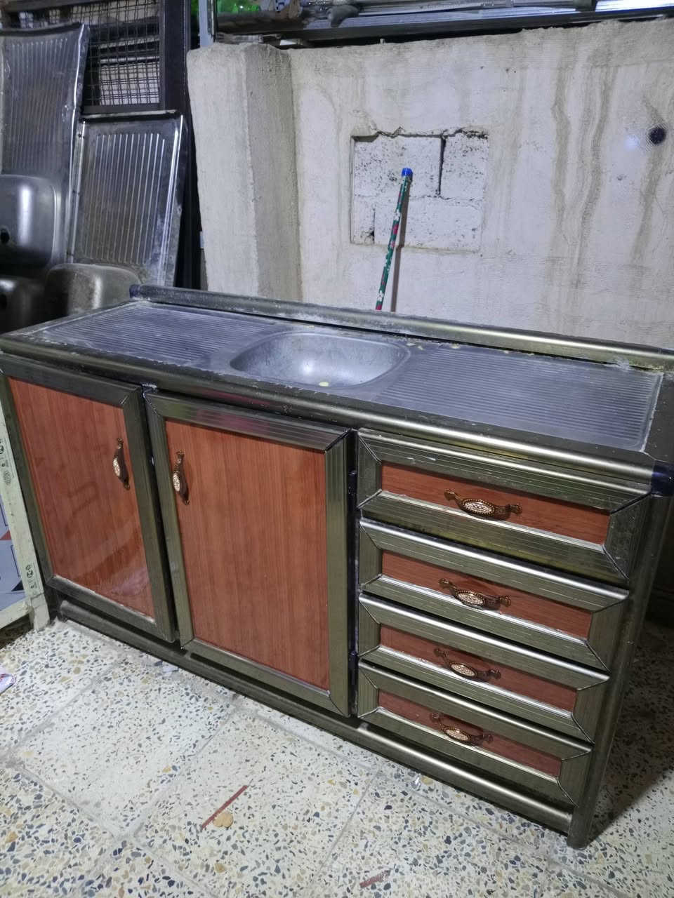 اثاث منزلي للبيع للتواصل ***********
