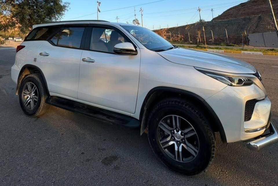 تۆیۆتا فۆرچنەر  2024  مواسەفات EXR
دوو جێی بچووك ساردی هەیە
 دەرگای پشت سەکن وە چاملخی پێشەوەی سەکن ،
 لەسەر وێنەکان دیاریم کردووە 
42000 رۆیشتووە
4 پستۆن مەکینە (محرك ) 2.7
رەقەم هەولێر/تایبەت
سفری شەریکەی سەید نەهرۆیە 
رەنگ سپی سەدەفی 
سێ ریز کوشن ، 7 نەفەر
گێر ئۆتۆماتیك / دەبل گێر 
دەبل ئەکسڵ  ‏4x4 حەساس  کامێرای دواوە 
سەنەوی و ژینگەی نوێیە 2029

8 ئێرباگ / پێشەوە و لایەکان 
تحدید سورعە
لایتی لید و زینۆن 
قەبارەی تانکی بەنزین 80 لیتر 
تەبرید مەرکەزی 
شاشە لەمس و CarPlay
پێش و پاشی هۆك دانراوە 
هەرسێ ریز کوشن جلد کراووە
نرخ / 290 $ و معامەلە
ژمارەی خاوەنەکەی 
***********
ڤایبەر و وەتسئاپ أربيل, العراق
