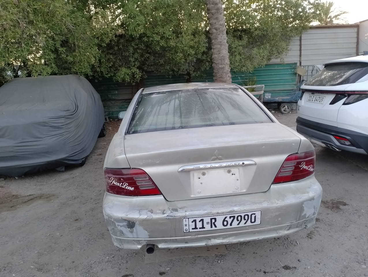 السلام عليكم 
متسوبيشي كلنت موديل ٢٠٠٠ بلادية 
السيارة باأسمي 
رقم بغداد انكليزي 
محرك ٤ سلندر بلادي نظيف بدون تبخير أو تنقيص 
باتري جديد 
صدر جيد جدا 
تخم تاير 
كهربائيات كلها شغالة 
نقصها الكير على النمرة الثالثة يأخر فقط شغلة كهربائيات 
باقي النمر كلها تمام 
سعرها ٢٣ ورقة
للاتصال ***********
مكاني بغداد
