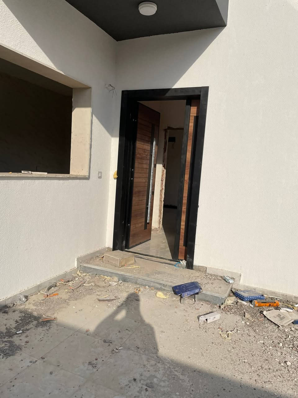 🏡 للبيع بيت  في مجمع مكي السكني
مقابل جامعة ديالى 
                   أستلام قريب💥
‎📐 مساحة البناء: 250 م²�🏠 طابقين�🛏️ 4 غرف نوم�🚿 3 حمامات�🛋️ صالتين�🌿 حديقتين�✨ استقبال واسع ومميز�🏊 مسبح خارجي
💎 تصميم عملي ومساحات مريحة، مناسب للعوائل ويمنحك خصوصية وراحة
📞 للاستفسار ومعرفة السعر والتفاصيل /    ***********   
‎🔥 فرصة مميزة للسكن أو الاستثمار — لا تفوتها!
