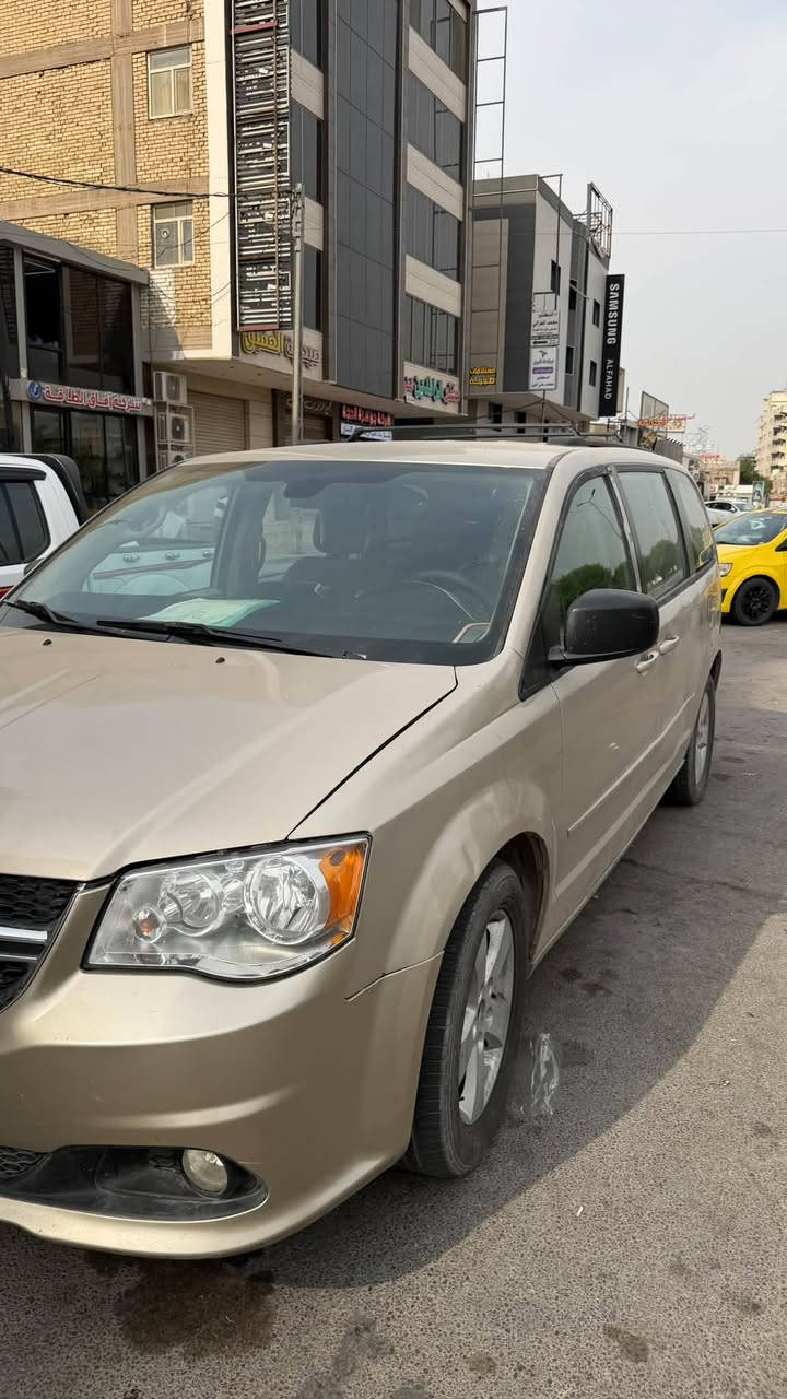السلام عليكم
دودج كرفان 2013 sxt بيها حادث بامريكا وبيها كم قطعة صبغ وجراد 

ف السياره أبيعها حزام ماشية171الف ميل

رقم بغداد تحويل ثاني يوم 

كير ومكينة وتبريد خير من الله حلوة السيارة مكان السيارة النجف سعرها١٠٥ وقابل للتفاوض 

الهاتف ***********
