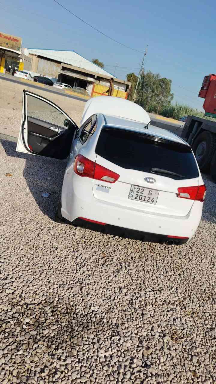 سلام عليكم سيراتو موديل 12 سياره فتحه تحكم استيرين مكينه 2000 بيه صبغ قطعتين السعر 105بيه قليل مكاني كربلاء ***********
