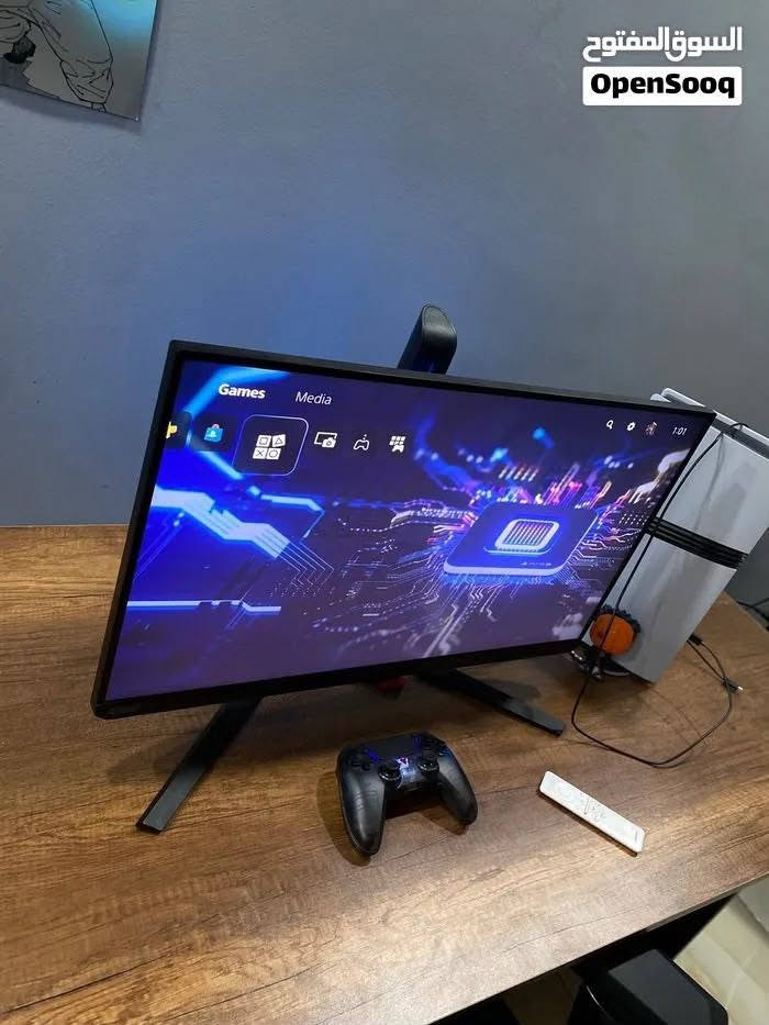 السلام عليكم شاشه سامسونك للبيع 
الدقه 4k 
معدل التحديث 144
حجم 28 
G7 - ips - gsnyc - freesync 
***********

نص مكتوب في الصور:
- السوق المفتوح OpenSooq