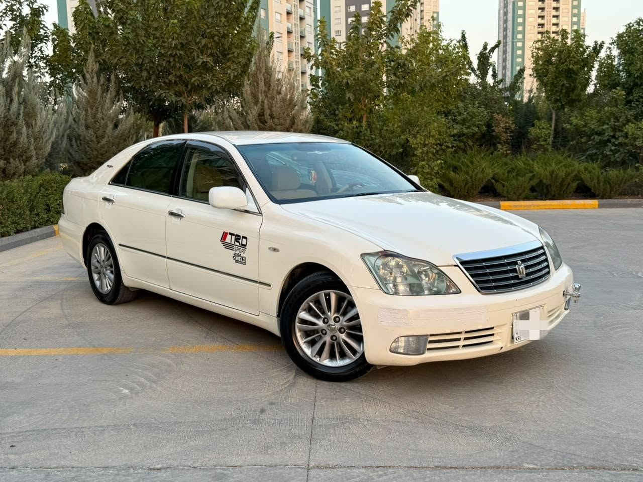 (سه ره تا به ناوی خوای گه وره ) شاهینه ٢٠٠٥ ڕۆیاڵ  بڕاوه ١٨٢ گه وره به گه وره ٣ دووگمه و په رده ناو زه رد   گێڕو مه کینه ی به شه رت ده شبڵی شکاوی نییه سه یاره که کامل مه سره ف کراوه ساردی و گه رمی به شه رت برێک به ستراوه سه قفی وه ک شوشه یه  جا می پێشو دوای هه لگیراوه  هادرۆلیکی گێڕی گۆڕاوه سه یاره ی ماڵه هی مه عره ز نییه چوار تایه ی تازه م بۆ به ستوه ٢٥٠ مه سره فی نییه ١٥٤ هه زار ڕۆشتوه   شوێن سلیمانی سعری ٤٨ معامه له ***********  ڤایبه رو  وه ست ئه پی له سه ره السليمانية, العراق
