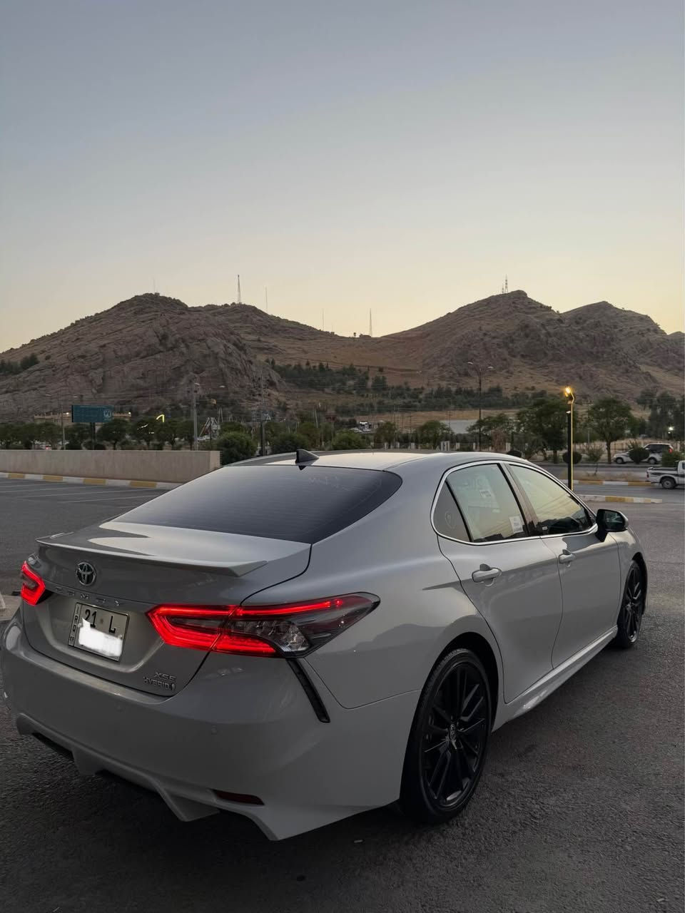 TOYOTA CAMRY 2024 HYBRID XSE
مواسەفات XSE HYBRID 
٥کامیرا داتاشۆ سەماحە جبڵ
کوشن ساردوگەرم بیلاد ناوسور 
رەنگی سەیارە سمنتی
سەیارەکە نمونە لە جوانی بەس بۆنیت بۆیاخ
بی تەحدیل و شوخت بی ناو گرتن 
ئیرباگ سیستەم بیلاد دانراوەتە
١٧هەزار مایل ڕۆشتوە
گیڕو مەکینە کارەبای بەشەرت 
سەیارە لە ڕانیە و بە ناو خۆمە
***********
*********** رانية, السليمانية
