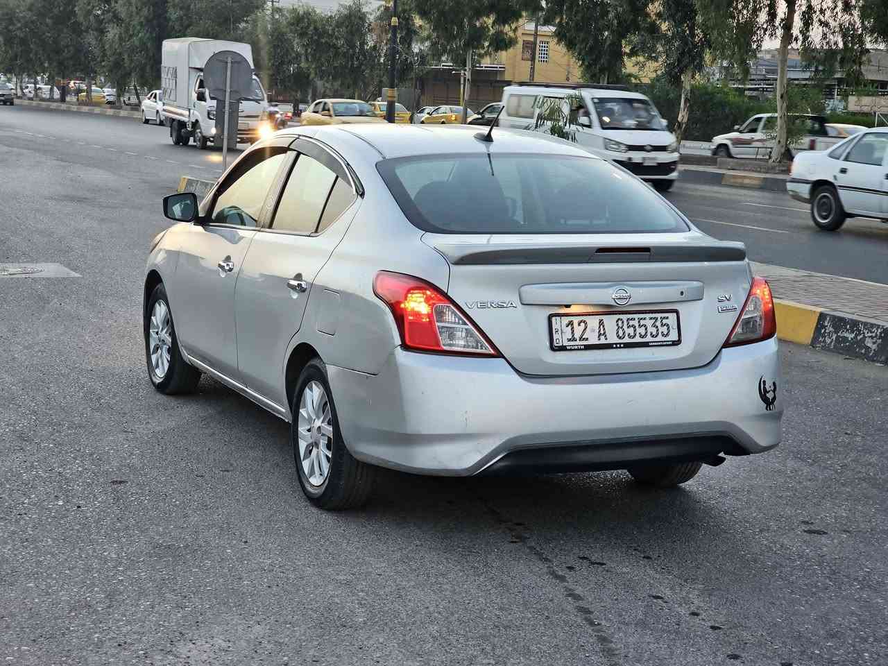 للبيع 
سعر 88 
نيسان فيرسا موديل 2018 وارد امريكي  موصفات SV
محرك وكير شرط 
تبريد ثلج 
شاشه وكامره 
تحكمات ستيرن 
جامات كهرب 
كير اوتوماتيك 
رقم نينوى الجديد شرط التحويل 
🚫بدون صبغ وبدون دعم بيها ملاحضات بارد فقط 🚫
السياره جاهزه 
العنوان موصل الايسر 
للإستفسار الاتصال 
***********
***********
