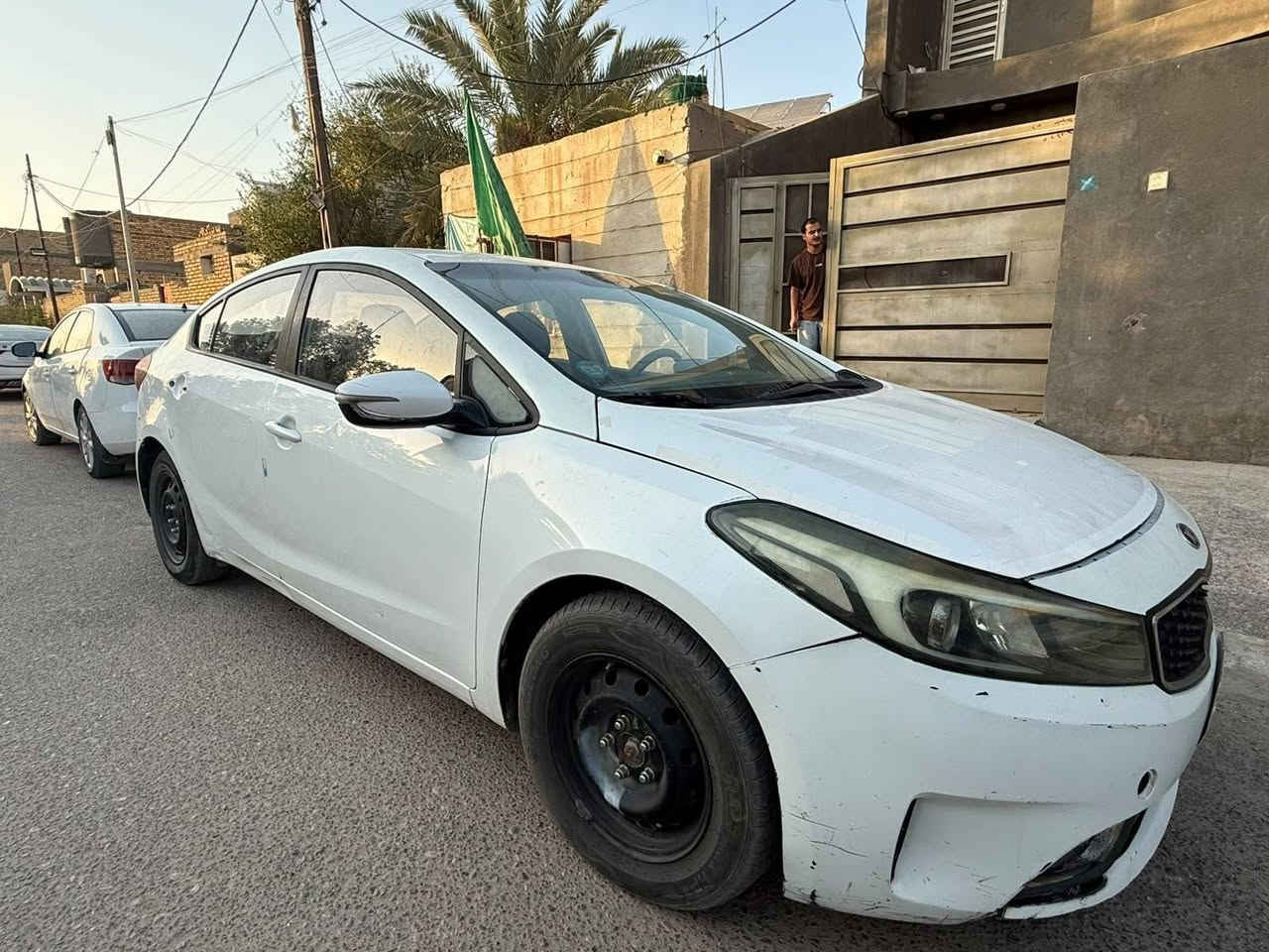 سيراتو موديل 2017 خليجي
سيارة جاهزه گير ومكينه 
بدون تبريد حادثها بالدوسه الجوه السايق
وتبديل باب السايق والبنيد والجاملغ الايمن 
والباقي سليم 
مكاني الناصرية الاسكان الصناعي 
السعر 95 وبيها مجال قليل حگ الجيه 
رقمي ***********
مكلف بنشر اتصل عل رقم
