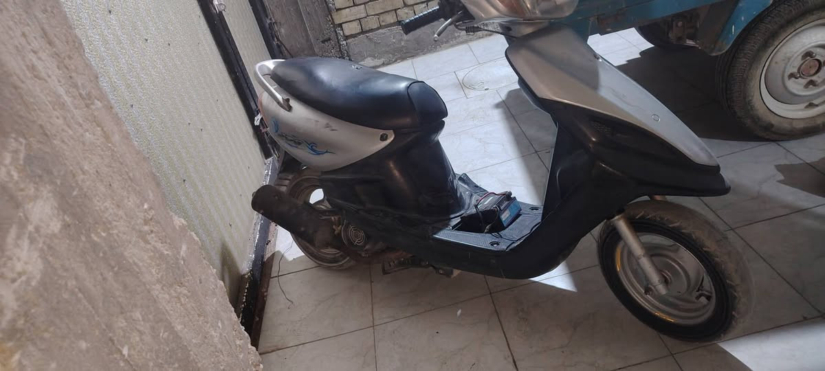 دراجه اي نقص مابيهه كهربائيات كلهه شغاله نگره سلف
شلعه ومعدل خير من الله السعر 400 وبيهه مجال حگ الجيه متوازي عله بيعتهه ***********
