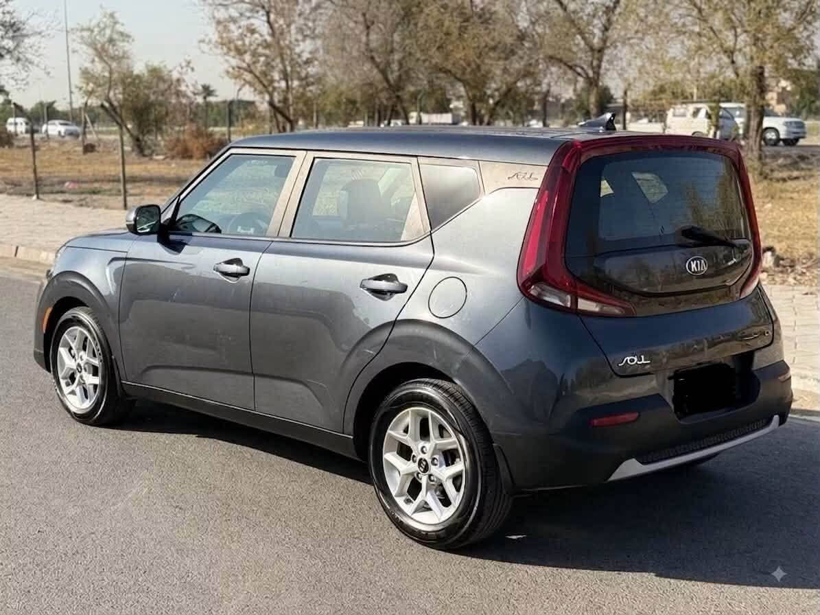 كيا صول موديل 21 
فئة EX
ماشية 91 
رقم اربيل باسمي العنوان بغداد الدورة 
تدفئة تبريد رادار أمامي وخلفي والجوانب
مثبت سرعة توقف ذاتي كامرة خلفي دوارة
حادث دعامية وبنيد فقط لغود شواصي جاملغات مكفولات  سونار موجود باقي التفاصيل رقمي موجود
***********
السعر 130$
