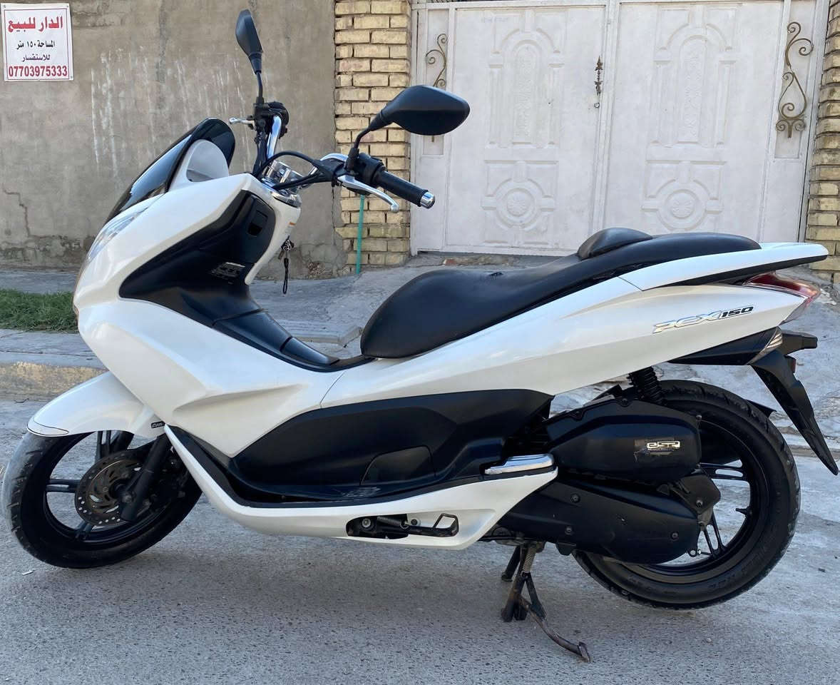 الموشراي لايخابر رجاءً 
دراجة pcx ياباني جيل اول 
موديلهة 16 جديدة جدا 
محركه 150حساس حرف A
ماشي 37 ستان كهرباء دراجة رمبة
 سعر 12 ونص مكانه شهداء البياع 
رقمي ***********
