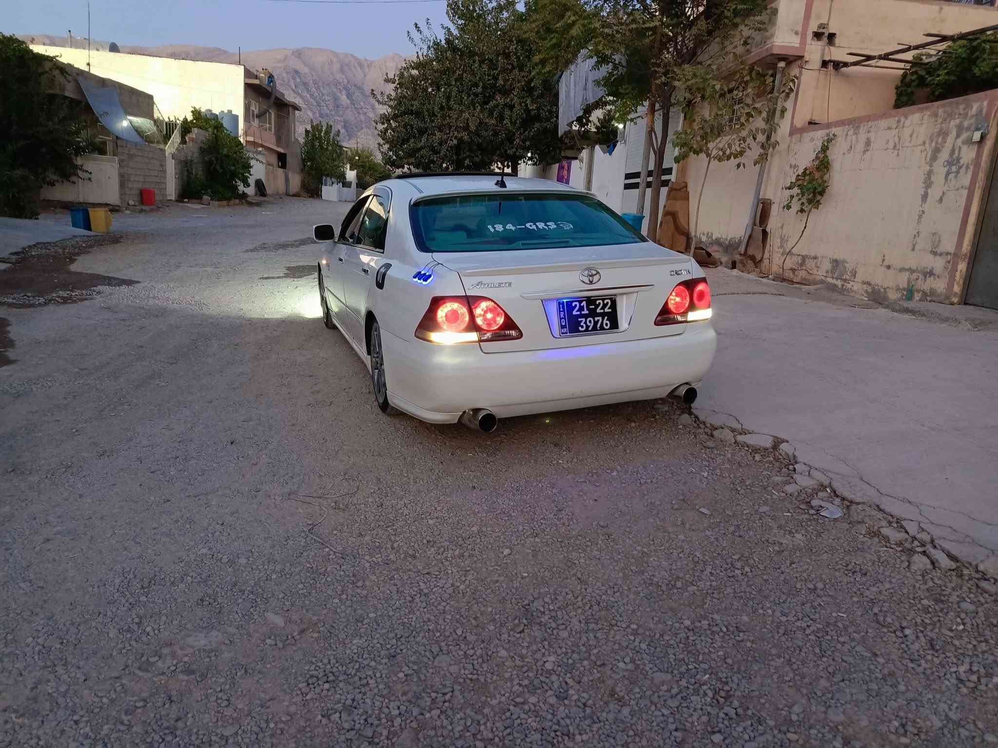 شاهینە 184 بڕاوە 2007 بێ دووکە ڵ هه مو شتێکی بە شە رت
57گە ڵا
***********
