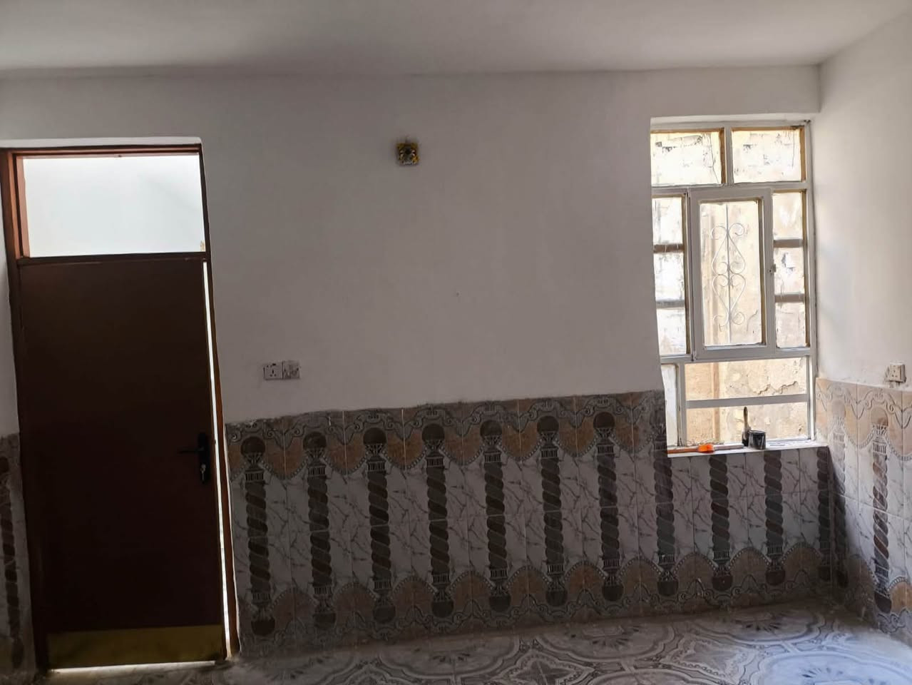 الموقع: مدخل الحسينية – شارع المعرض
البيع مشتمل بمساحة ٧٥ متر
طابق واحد
موقع مميز ومناسب للسكن أو الاستثمار
فرصة حقيقية للجادين والبيع مستعجل
لا تفوّت الفرصة، الأولوية للجاد بالشراء.
للاستفسار والتفاصيل: ‭***********‬

