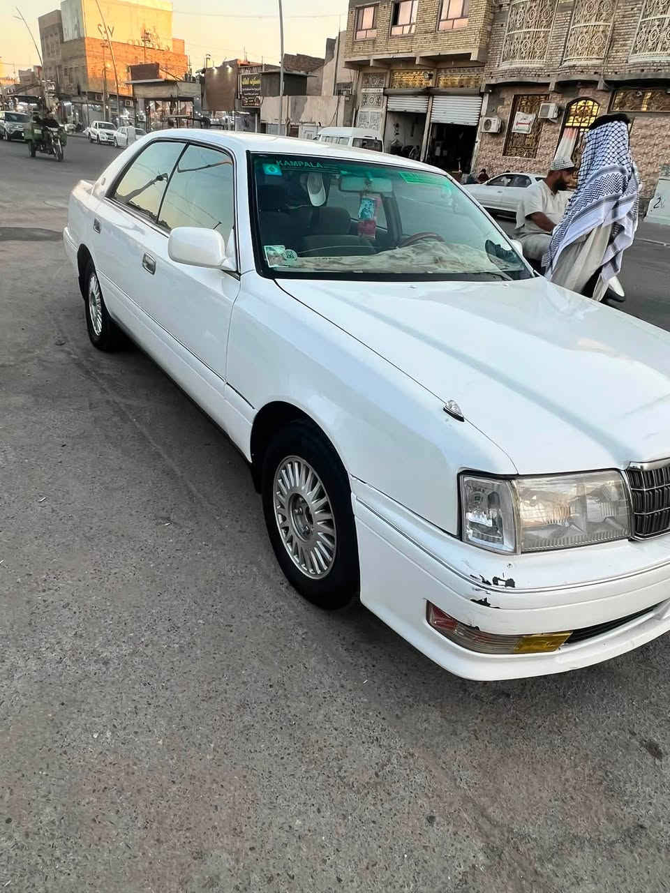 السلام عليكم راس الثور فلات ابيضّ صدفي 
سنويه بسمي رقم دولي تبريد وي السويج كفاله من الضربه والكصه السياره نقل فقط. بس بليته على طوله يعني مو ترميز 
السعر 75 *********** علمن السياره مصبوغه جماليه
