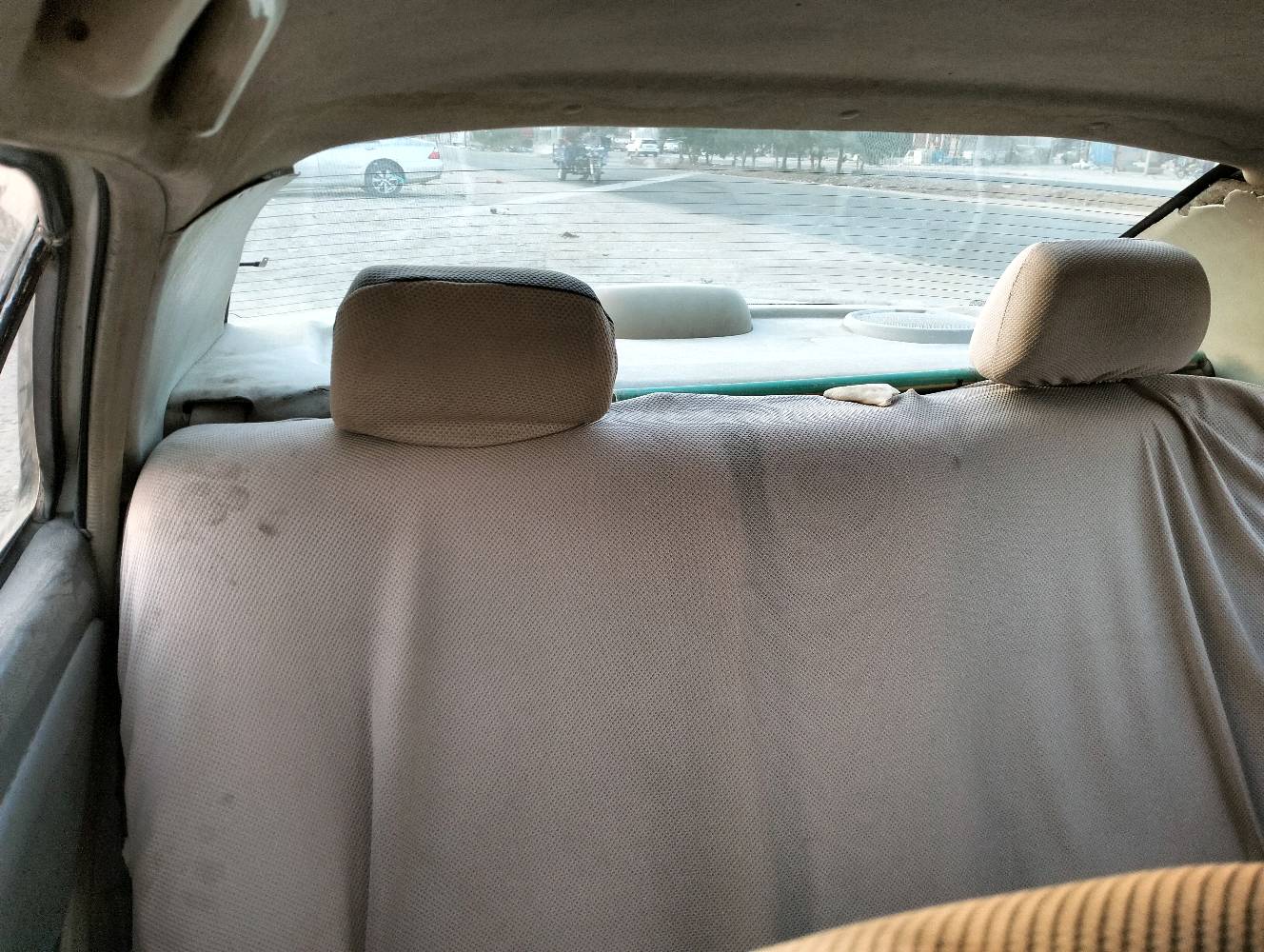 ​للبيع: جيلي سيدان موديل [2011]
​النوع: جيلي (Geely)
​الطراز: MK
​المحرك: 1.6 لتر، 4 سلندر
​ناقل الحركة: يدوي (مانيوال)
​اللون: أبيض
​اللوحة: بابل القاسم  جمعيه ( العراق)
​حالة السيارة:
السيارة بحالة ميكانيكية جيدة، تعمل وتسير بشكل نظامي. المحرك والجير بحالة ممتازة. السيارة بحاجة لبعض الاهتمام التجميلي البسيط (سمكرة وبويا وتنظيف داخلي) لتصبح بحالة مثالية.
​
​يوجد بعض الصدأ في الرفارف الخلفية كما هو معتاد في هذا الموديل.

كامل الاوراق اصوليه وكامله  وصاحب السياره من اهالي الديوانيه ويمكن التحويل بالاتصال مع صاحب السياره الاصلي ونطيك رقم المالك الاصلي بعد الشراء 

​السعر المطلوب:
25 ورقة 
السعر قابل للتفاوض للجادين بالمعقول.
​
للتواصل والاستفسار:
يرجى الاتصال على الرقم: [***********]
(متوفر أيضًا عبر واتساب)