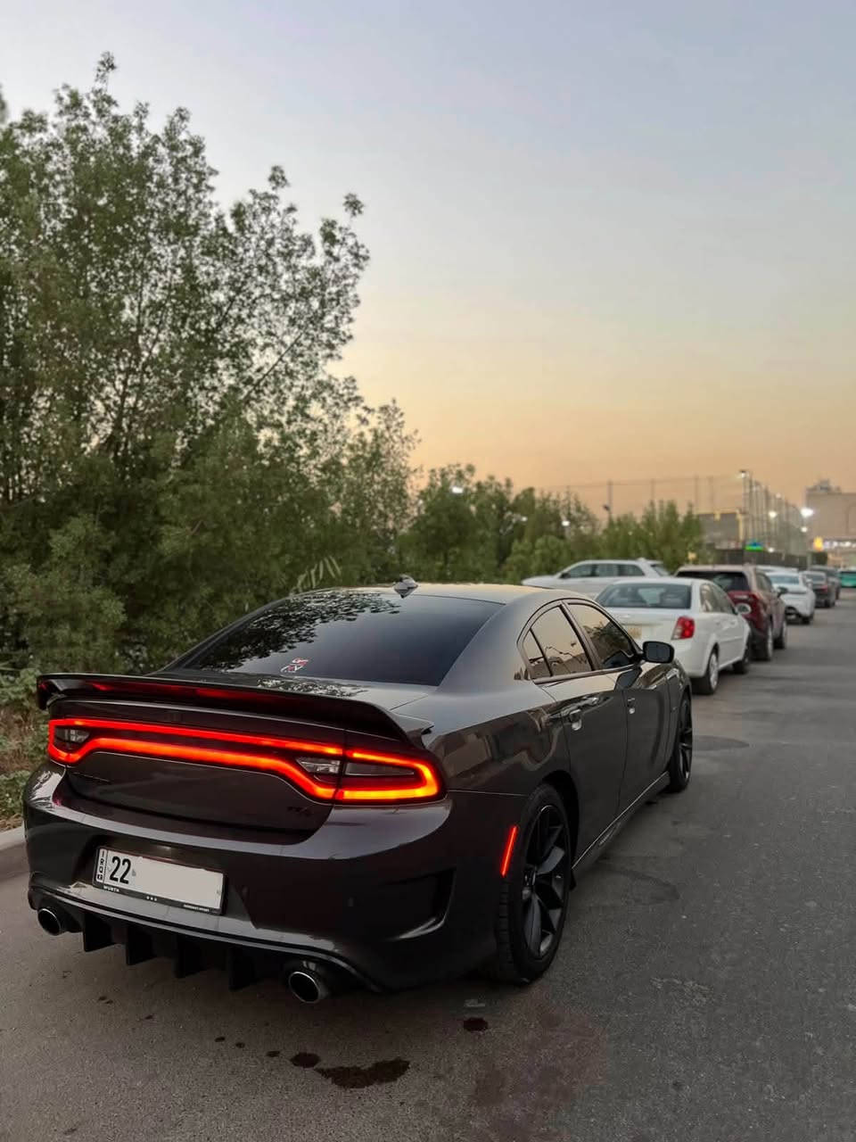 السلام عليكم
دوج جارجر RT ( للبيع فقط ) 
موديل 2022 ( Super Track Pack )
وارد امريكي 
حادثها (الدعامية الامامية بدون ايرباك)
محرك  5700 / V8
ماشيه 30 الف ميل
رقم اربيل انكليزي تحويل مباشر

المواصفات
1- بصمة تشغيل + ابواب + صندوق 
3- شفتات بل ستيرن 
4- حساس خلفي 
5- تحكمات استيرن 
8- عدسات امامية
الاضافات 
1- صدر srt 
2- دبلات صفر srt
3-فجوج بريمبو 
4- ويل كب دايتونا 
5- سبايدر ريد اي

المكان _ بغداد / الكرخ 
الاتصال على الرقم ***********
