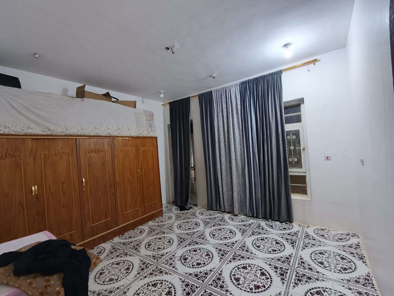 🏡 إعلان بيع عقار — عرض مميز وكلش حلو
نوع العقار: (#مشتمل)  
المساحة: (100م)  
الموقع: (#الطشاش_الثانية)  

━━━━━━━━━━━━━━━━━━  
✨ المواصفات العامة:  
• تصميم هندسي مرتب  
• (طابقين)  
• (شارع 10م )  
• (بناء 2015)  
• قريب من المضيف الرضوى

━━━━━━━━━━━━━━━━━━  
 *💰 السعر: (عند الاتصال) 

 
📞 للاستفسار والتواصل على الرقم ***********
