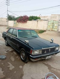 مراوس بستاركس سياره كراون  مديل 81  محرك كاز مو بانزين  كير اوتماتيك  ...