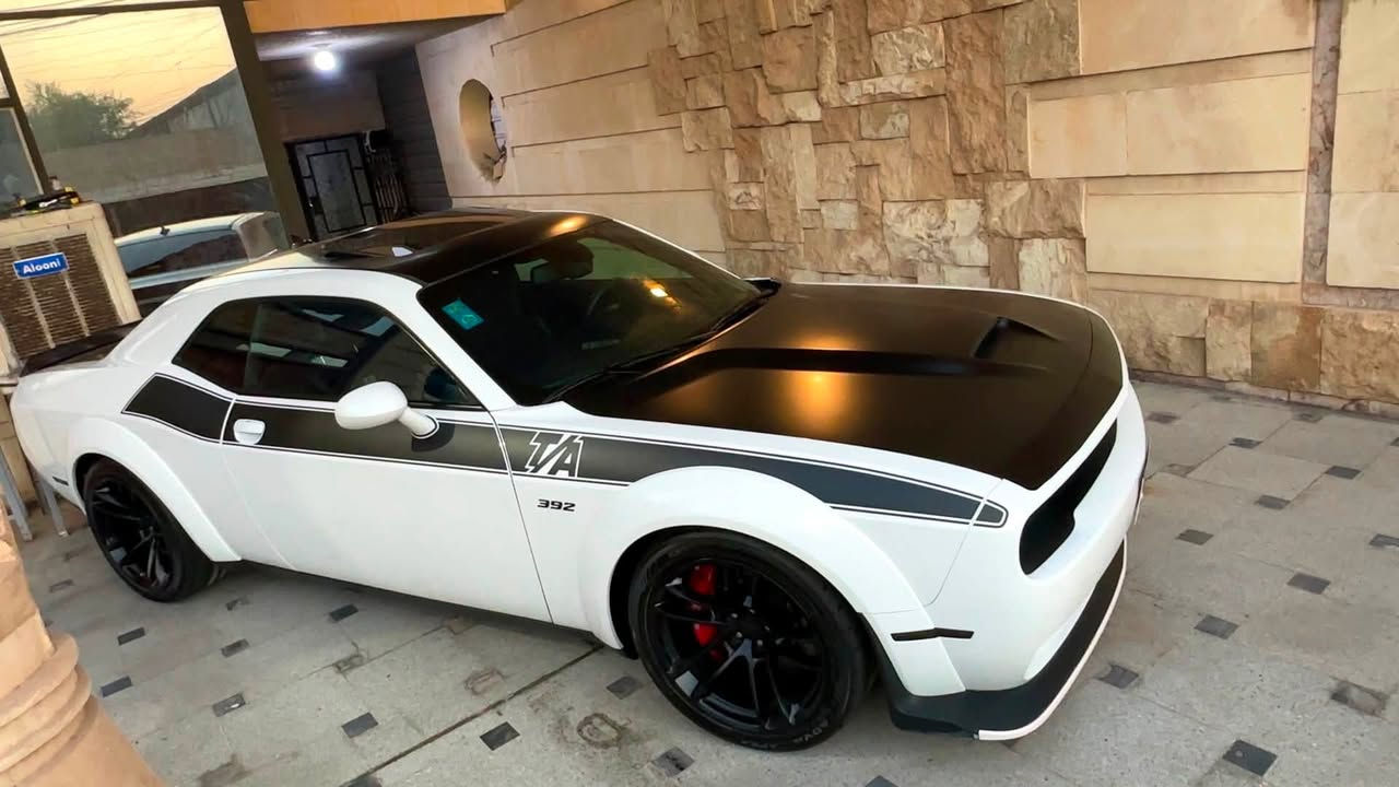 شلون شباب الطيبه
جالنجر TA  وايد بدي اصل موديل 2022 محرك 6400  ماشيه  12 الف ميل اخت زيرو 
سياره فول موصفات ومستحيل تلكه بنضافتها  ابد بدون شخط  حته دعاميه.  بدون شخط    سياره. كلين تايتل فقط فاتحين لبطانه مال باب  وخاليها بالسياره. وفاتحين ثنين براغي من بنيد فقط  يعني بدون صبغ وبدون تبديل  ابد  وحنزل صور امريكا وياها.  سياره  مغلفه بي بي اف يم جوشلد 35 ورقه  وبيها تايرات  نيتو سعرها. 12 ورقه. 
موصفات. 
فتحه سقف 
 فجوج.6 بستم 
سستم صوت 12 سماعه ودمام 
 لايت زنون 
كراسي كنتاره. مع تبريد وتسخين  
سياره مكفوله من صبغ. ولبارد ولنتر بول  والله يشهد مكلفه هايه سياره فوك 5 شدات. لين سياره حاله حال وكاله ومحافضين عليها كلش  مكاني بغداد  ***********  وسعرها مناسب بالنسبه هيج جداده وكلين
