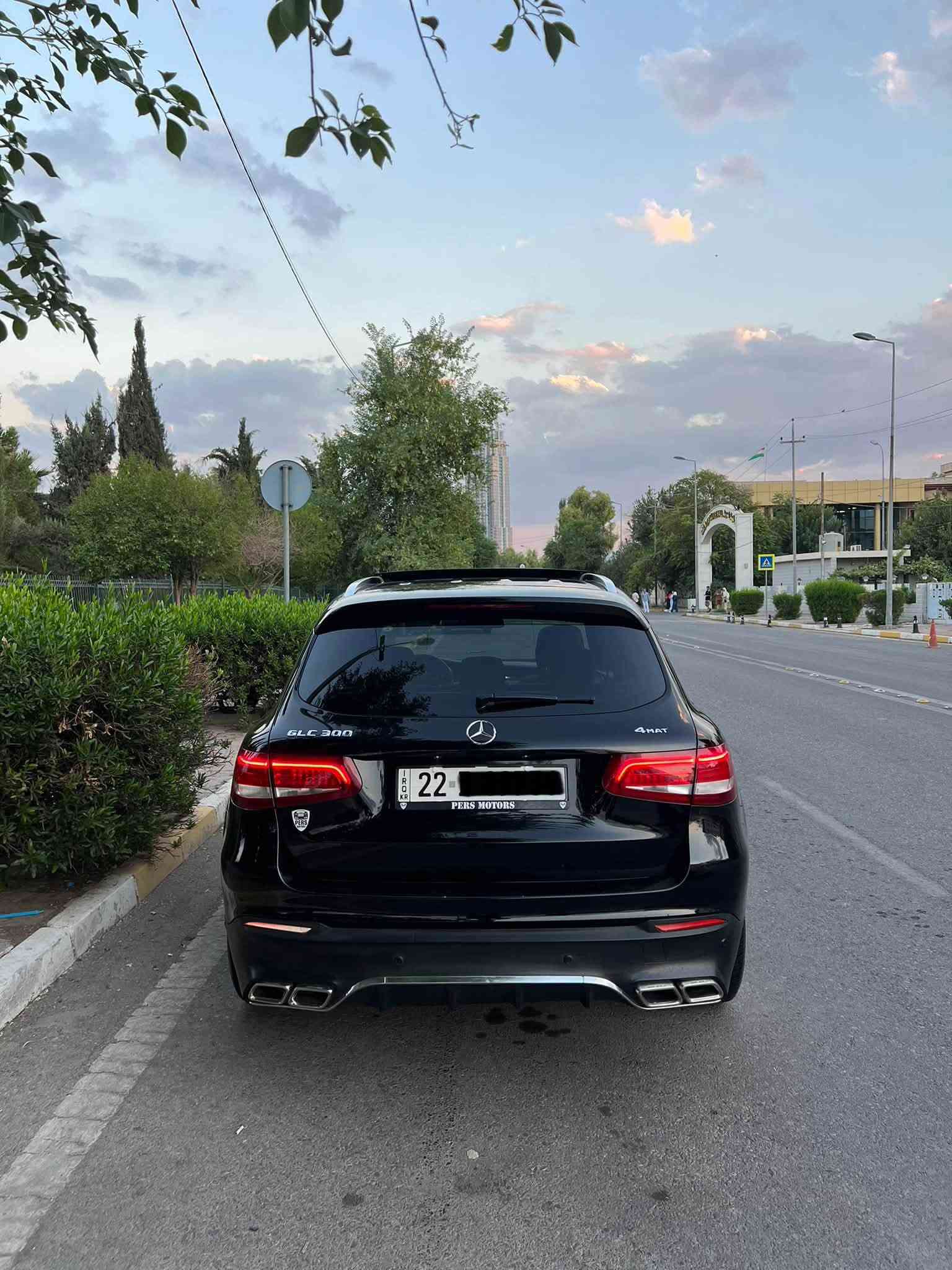 سلام عليكم
Mercedes Benz GLC 2017 
فول مواصفات سيارة 
بدون ضرر سيارة داخل كلين 
٢ مكان صغير pdr 
سيارة جديد مابي ربع دينار مصرف 
كير محرك كل كفالة 
سعر ٢١٣ ورقة مجال 
مكان اربيل 
واتساب ***********
