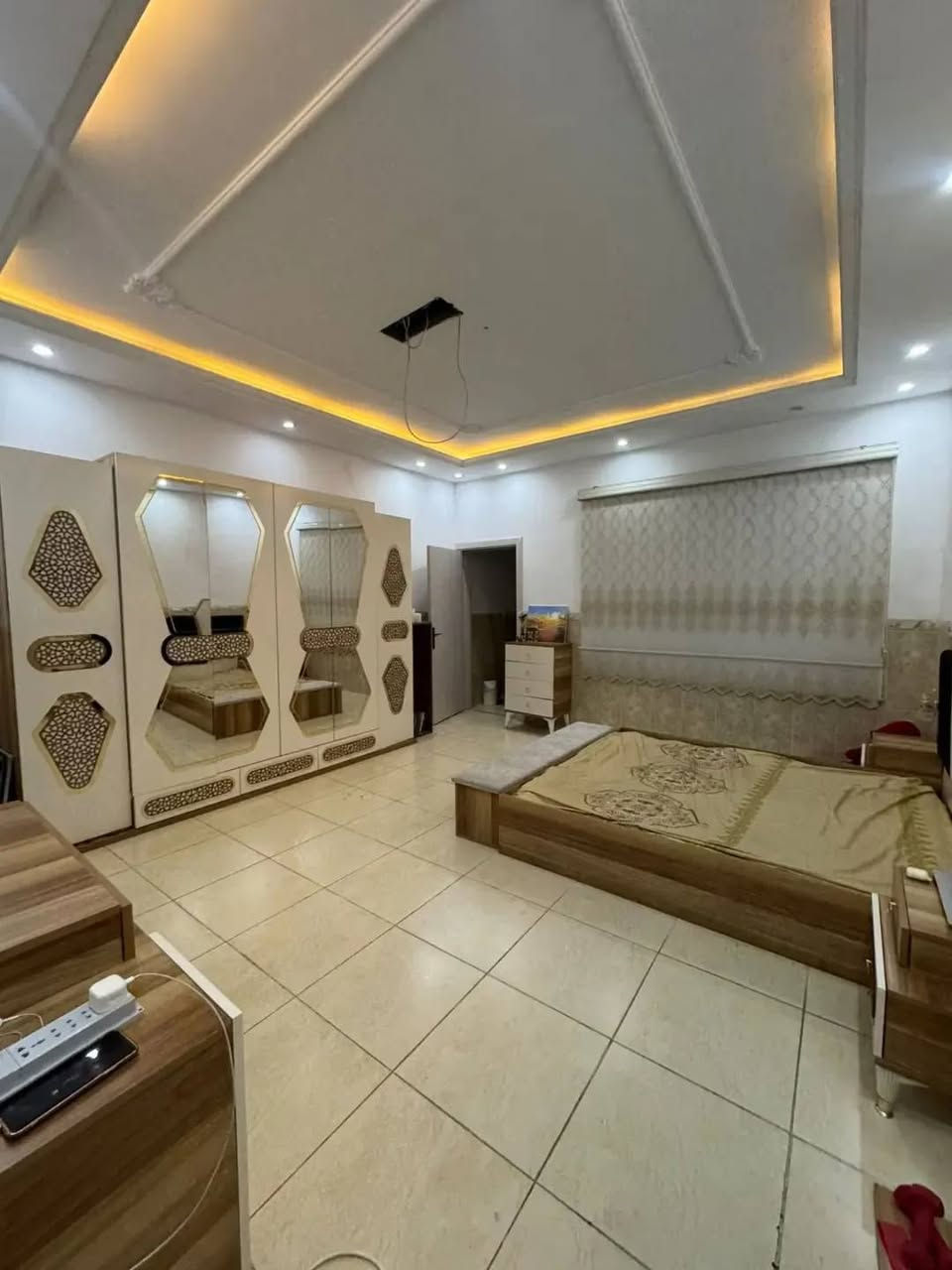 اربيل 🌹 حي هاڤالان
منزل للببع 100 م 🏡 مقابل حديقة 🫜 
قريب جامع سيد طيب 
محدث بالكامل نضام امريكي 
سعر  9 $ دفتر و 50 $ ورقة 
قابل للتفاوض 👍 
للاستفسار 📞 
***********
***********
عقارات ومقاولات المهندس

نص مكتوب في الصور:
- خانوو بو فروشتن، ١٠٠ مه تر چوارگوشه، گه ره کی هه فالان، به رامبه ر پارکیک اربیل حي هاقالان منزل للبيع 100 م مقابل حديقة قرب جامع سيد طيب *********** *********** عقارات ومقاولات المهندس