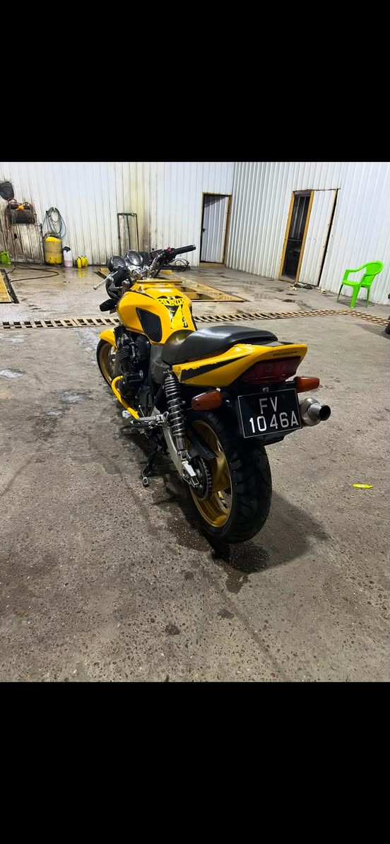 السلام عليكم CB400 جيل ثاني كفاله عامه دراجه قبل شهرين نازل رمبه🪬💛
دراجه كفاله من طول لطول اي نقص مابيه دراجه تجي تشوف بعينك جداده مكينه وكفر وكير خير من الله كلش قويه وحلوه مال جناي دهن قبل يومين مبدل بانزين كله محسن دراجه كلهه بلاد تجي وتكلب حد متقتنع اي استفسار اني حاضر مكان بغداد الكريعات رقمي ***********
