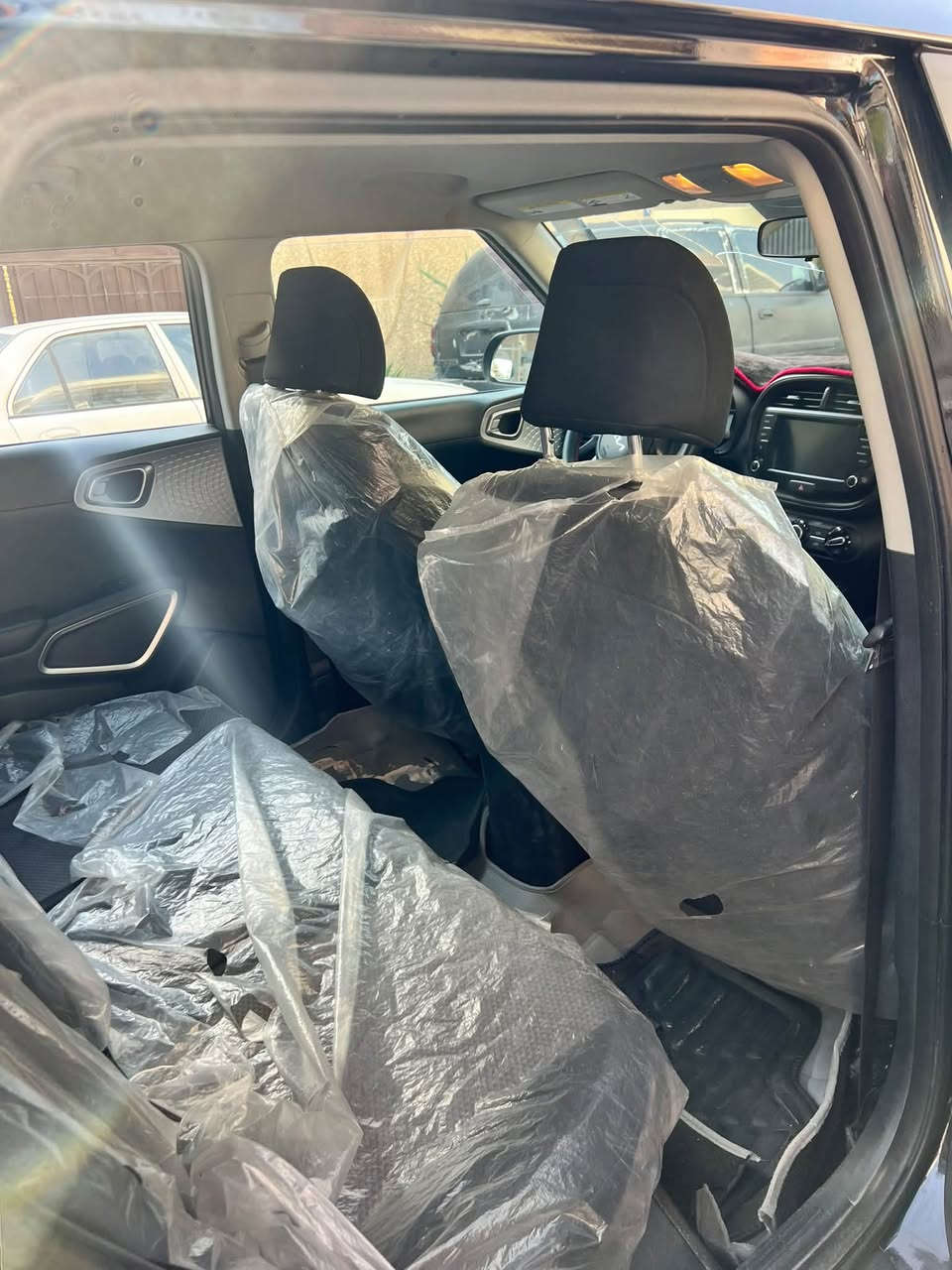 كيا صول موديل 22 محرك 2000دوش ماشيه 47 رقم ديالى بااسمي تحويل ثاني يوم
السياره جديده ضربتهه سحطيه بالبنيد ربع صبغ فقط بدون ارباك وبدون دواخل ليبل واحد
التبريد خير ثلج خير من الله
والمحرك والكير مكفولات من الفتح
السعر 120 وبيه مجال بسيط جدا 
المكان بغداد الدوره
للتواصل ***********
