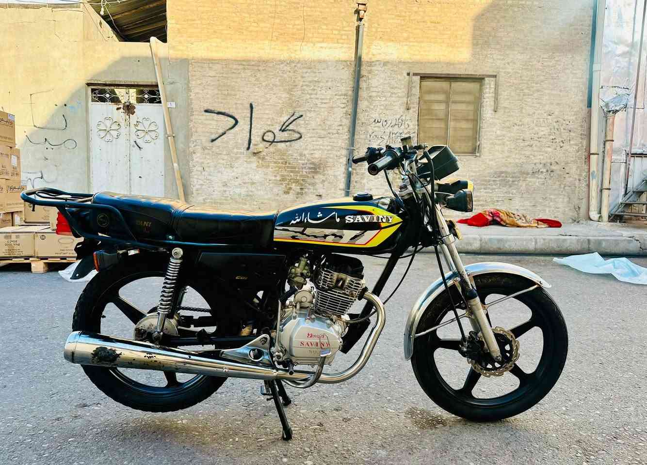 للبيع متور سافين محرك طلقة كهربايات كامل شغال منفيس اصلي موجود سعر 420 الف وفي مجال بسيط للتواصل *********** وفي واتس اب

