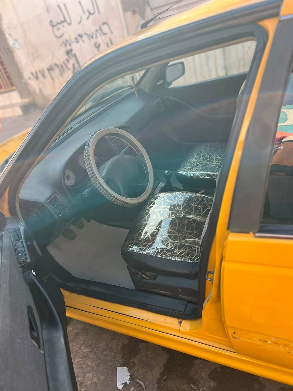 السلام عليكم بيجو بارص مديل ١٦ ابيع عله حادثه رقم بغداد مصفر هيئه وغرامات مكينه جديده كير جديد تبريد شغال تخم تاير جديد قيم واخذ بل يرضي الله 
مكان السياره بغداد جسر ديالى القديم 
***********
