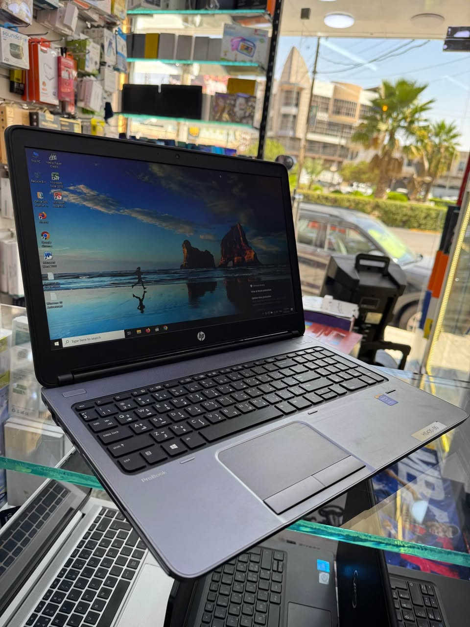 Core I 7 جيل الرابع 
رام ٨ كيكا 
هارد تخزين حجم 256 ssd 
شاشه كبيرة ١٥.٦ فول اج دي 
بطارية جديدة تدوم ساعتين واكثر 
نظافة اللابتوب ١٠٠٪؜ 
مع الشاحنه الاصلية 

موصل الزهور دورة سيدتي الجميلة 
*********** موصل, نينوى
