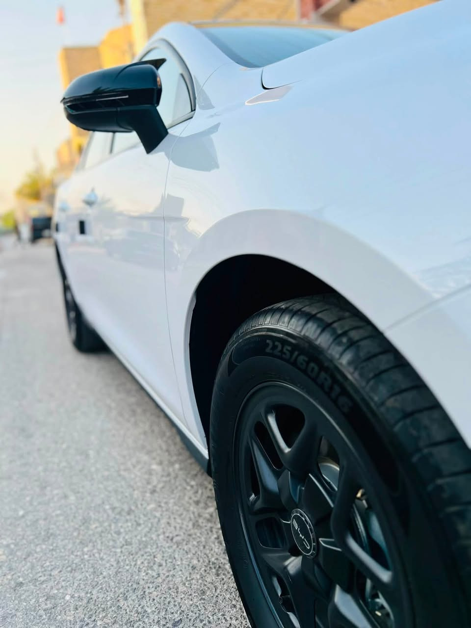 للبيع BYD Qin L DM-i موديل 2025 سيل فايف
🔥 للبيع سيارة BYD Qin L DM-i موديل 2025
كفاله عامه من الصبغ والتبديل والحالوب والبارد كفاله عامه حته من الرصعه وبيها سونار السياره مغلفه كشنات وكاعيات اصليه وكفرات مرايه وغلاف الكير السياره مصروف عليها هواي 

رقم اربيل دولي ب اسم شركه والرقم الاربيل يختلف عن الرقم العراقي فرق 12ورقه 

السعر(135)

للاستفسار (***********)

📍 الموقع: النجف الأشرف

📅 الموديل: 2025

🛣️ الحالة: ماشيه 2ع الشحن و4ع المحرك
المجموع (6)

🎨 اللون: أبيض

🤍 الداخلية: جلد أبيض/بيج مع أسود

⚡ المنظومة: هايبرد Plug-in Hybrid

⛽ المحرك: 1.5 لتر + محرك كهربائي

⚙️ القير: أوتوماتيك E-CVT

🪑 5 مقاعد

📺 شاشة وسطية كبيرة + شاشة عدادات رقمية

💺 مقاعد جلدية

🔑 دخول وتشغيل ذكي

السعر(135)

للاستفسار(***********)
