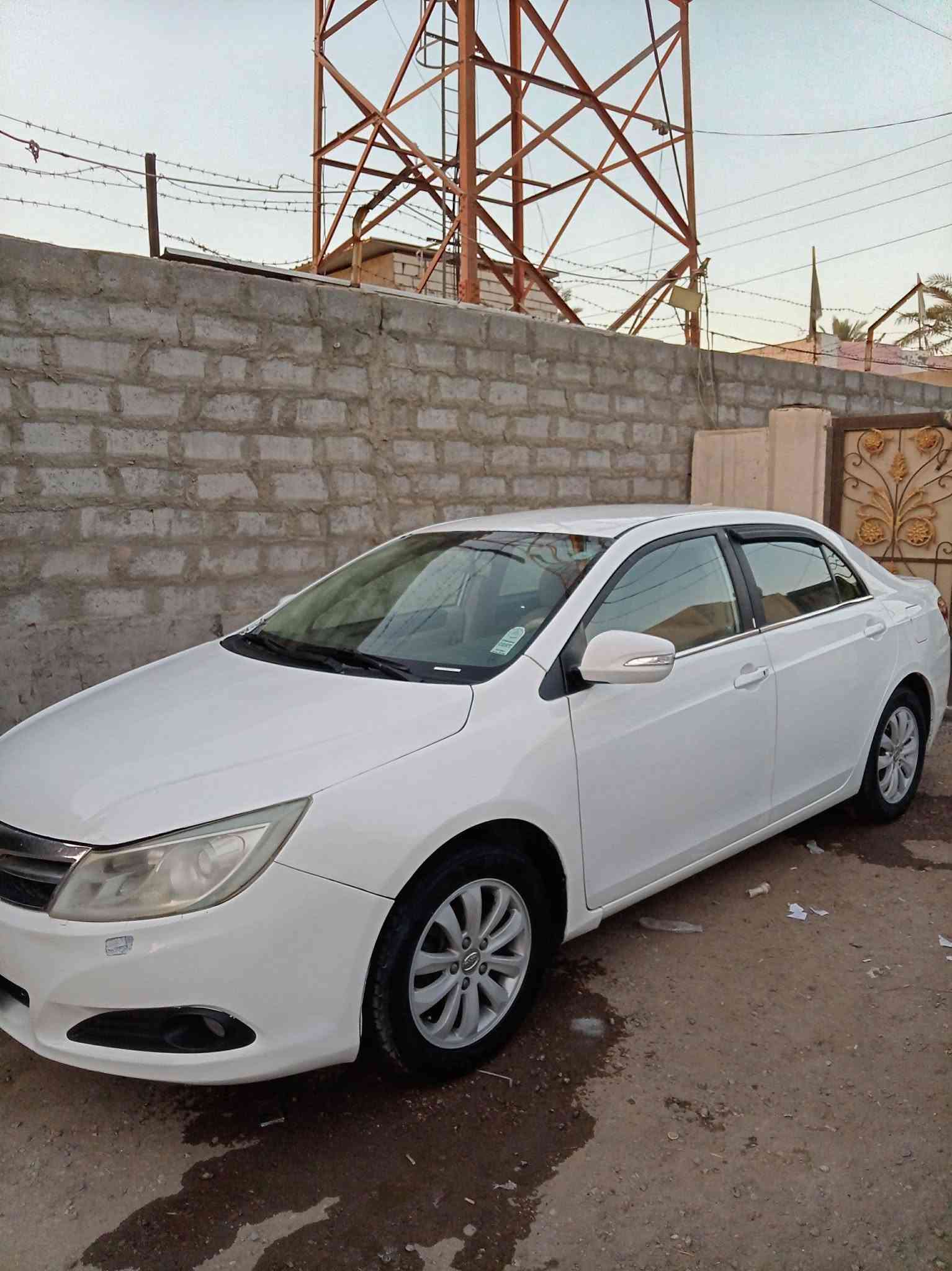 بي واي دي وارد خليجي ٢٠١٤
رقم شمالي 

بيها صبغ بنيد وجاملغ السايق 

فوول مواصفات الخليجي على وضع الشركه 

بصمة أبواب وجنطه 

كاميرا  خلفيه وكاميرا جانبيه بالمرايه 

نظام صوتيات ودمام 

داخل بيجي 

شاشه لمس بلاديه

شاشة أعطال 

شاشة العرض نظامين + ٧ ألوان 

حساسات خلفيه + حساس أمامي 

كير ومحرك بلادي 

السعر 59 وبي مجال 

للاستفسار 

***********

***********

 ما متواجد عالفيس 

مكاني بابل المركز
