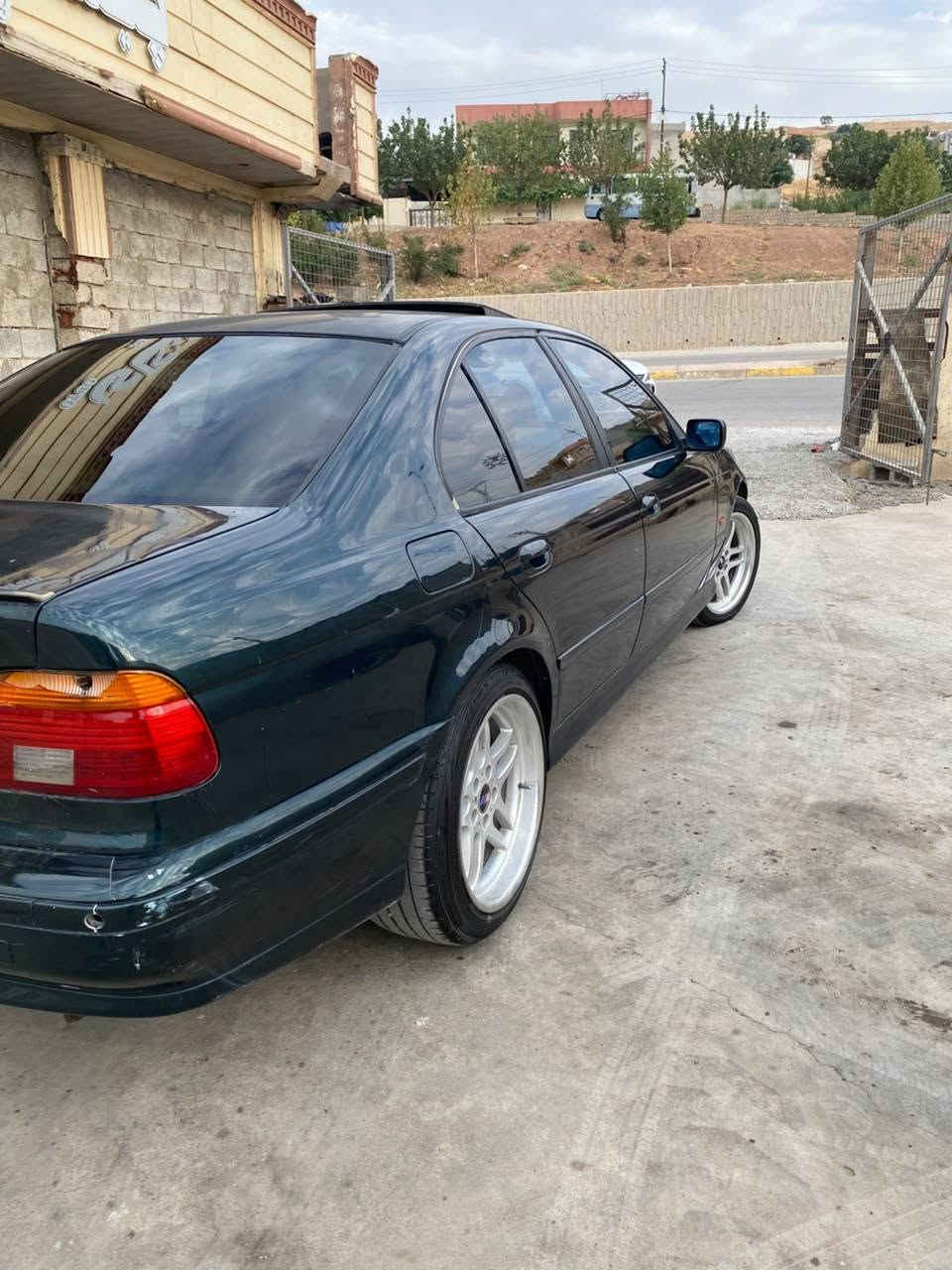 BMWسە قە ڕ مۆدیل 2000نرخی 98مجال  500دۆلار غرامەی تێدایەعیزام سبوغ    *********** شقلاوة, أربيل
