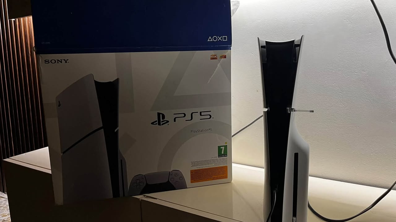🎮 للبيع PS5 Slim – 1TB
الجهاز مستخدم لكن نظيف جدًا وحالته ممتازة، ومحافظ عليه كلش.

🔹 PS5 Slim سعة 1TB
🔹 ويا الكارتون الأصلي الخاص بي 📦
🔹 لعبة FIFA 26 ⚽
🔹 لعبة Battlefield أو Call of Duty: Warfare 🎮
🔹 قرصين
🔹 الجهاز يعمل بشكل ممتاز وبدون مشاكل.

💰 السعر: 850,000 د.ع

📍 الموقع: البصرة – الزبير – البرجسية
📞 للتواصل: ***********

للجادين فقط، الجهاز نظيف ويستاهل المعاينة.
