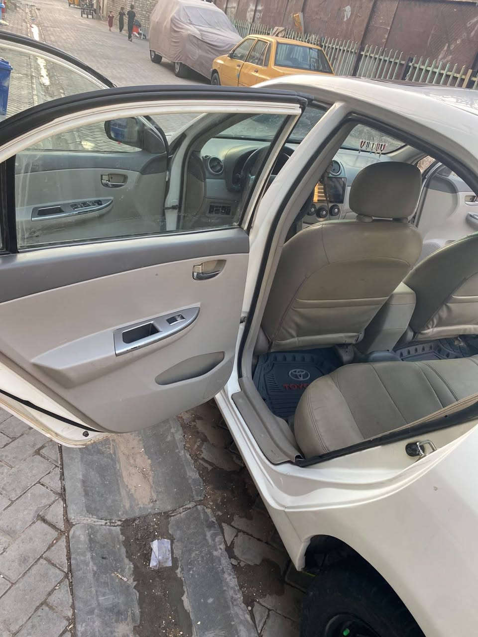 السلام عليكم 🚗 BYD موديل2013 للبيع
اللون: أبيض
الموقع: بغداد
صبغ عام للجمالية
سيارة نظيفة
الصدر جديد
التبريد شغال وممتاز
💰 السعر: 40 ورقة (قابل للتفاوض بشكل بسيط )
📞 للتواصل: ***********
📍 الموقع: بغداد.
