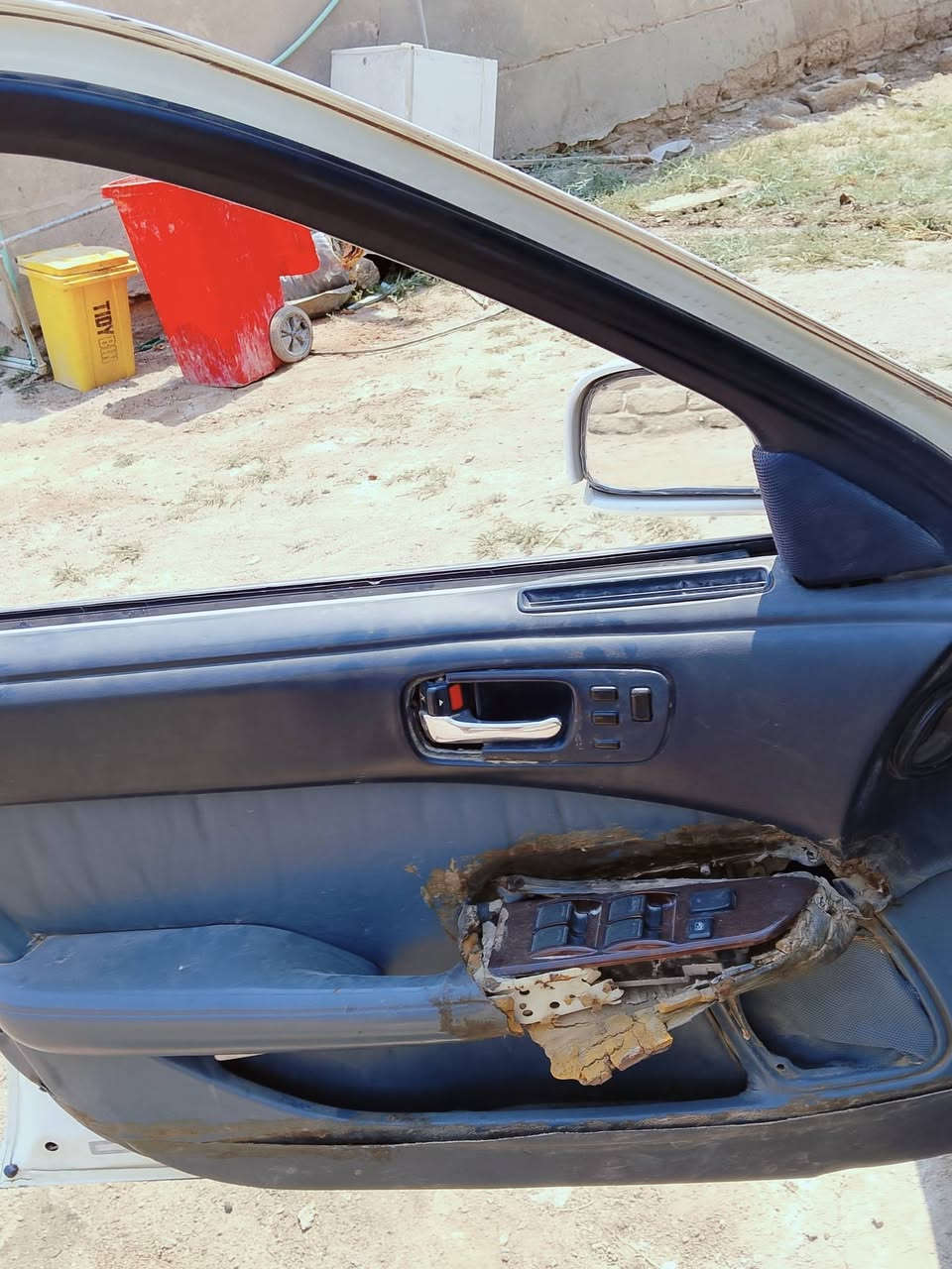 سلام عليكم لكزز تيوته رقم انبار مشروع وطني راعيها بغداد يحول سعرها 15 بيها مجال حك الجيه مكان السيارة قضا الدير منطقت الشرامخه رقم الهاتف ***********
