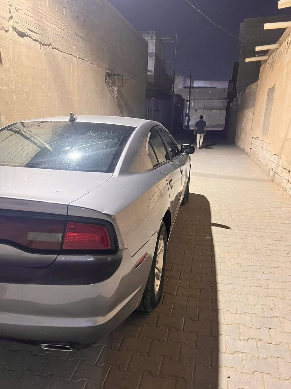 جارجر موديل 2013 حادث جاملغ خلفي فقط. والباب والجاملغ الامامي صبغ جراد  وبارد كد اصبع بجانب الايمن وتكحيل حافة القماره 
ومكينه وكير  مكفولات 
حسب ما موضح السونار 
تخم تاير تبريد حداده السياره خير من الله  السعر 150 وبيه مجال المكان البصرة سفوان*********** البصرة, العراق
