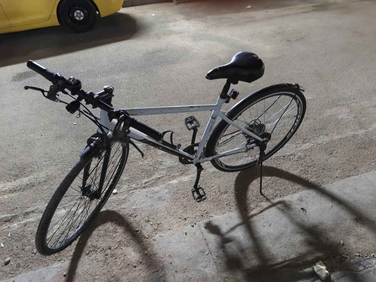 بايسكل c700 نضيف للبيع كامل گير ٦نمر بريكات امامي خلفي شغالة  المكينة ايضا نضيفة عنواني البياع المعالف 
السعر 120بي مجال بسيط
 للتواصل
***********واتساب
