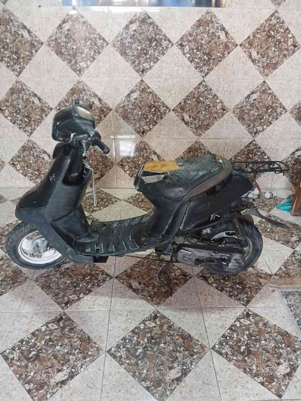يالله سلام عليكم دراجه بطه شغاله بس لكبريتر ذب بانزين شاصيه نضيف الي يريده بخدمته مناسبه سعره ٦٠ الف مكاني كربلاء حي نضال يم المستوصف ***********
