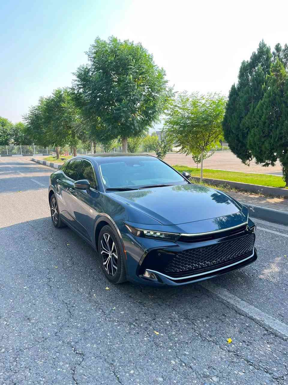 تويوتا كراون 2026 لون مميز سمنتي 🩶
موديل :2026 HEV هايبيرد🔋+بانزين 
مواصفات: Limited درجة1/1 AWD
داخل ابيض ملكي 👑 شاشه كبيره سماعات JBL 
كشنات كهربائي كشنات هيتر وتبريد رادار امامي وخلفي  عداد الكتروني ديجيتال 
مودات قياده : ECO/NORMAL/SPORT/CUSTOM
بريك كهربائي 
ماشيه: 30mi
حادث السياره 3قطع امامي بدون شاصي ودواخل ايرباك سستم شركه 
سياره بدون رقم تترقم شمالي شرط الرقم ابيع
سعر: 275ومجال
***********
***********
