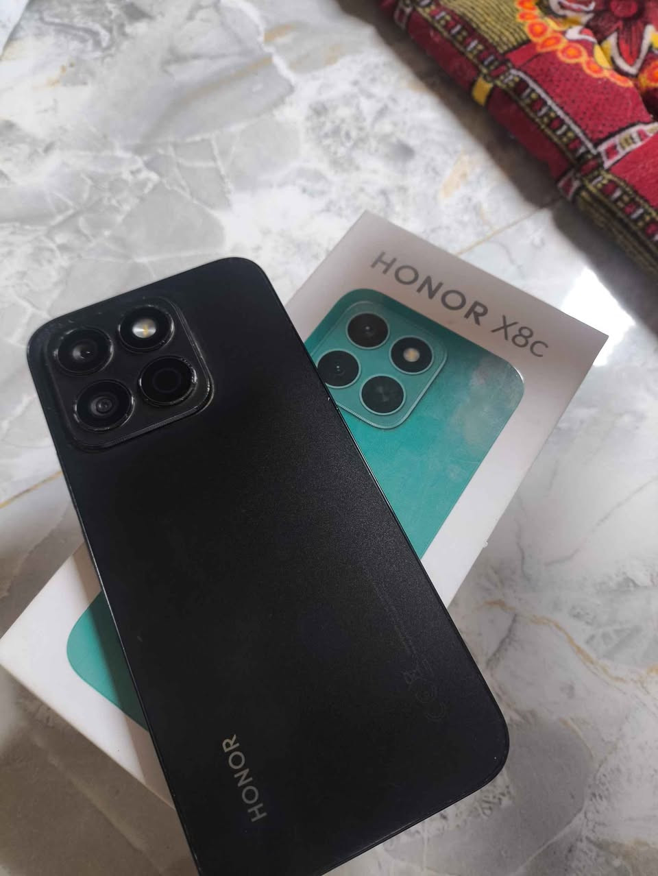 HONORX8C

مستعمل نظيف
مواصفات الجهاز 

🔵 المعالج Snapdragon 685 4G
🔵 شاشه 6.7 بوصه بدقه 120 هرتز AMOLED
🔴 ذاكرة داخلية 256 كيكا -  رام 8 كيكا 

🔴 كاميرا  خلفية ثلاثيه 108 + 5 + 2
🔵 كامرا اماميه بدقه 50 ميكا 

🔴 بصمه اصبع + بصمه وجه 

🔵  نظام التشغيل : اندرويد 15

 دبل سيم كارت 

🔵 بطارية 5000 مللي بسرعة 35 واط 

السعر 200 وبي مجال قليل 

للتواصل 

*********** السماوا, المثنى

نص مكتوب في الصور:
- لا توجد بطاقة ١٢:٢٦ حول الهاتف اسم الجهاز HONOR X8c المعالج المركزي Qualcomm Snapdragon 685 ذاكرة الوصول العشوائي ٨ غ.ب ٨+٨ غ.ب HONOR RAM Turbo دقة الشاشة ٢٤١٢ x ١٠٨٠ البطارية mAh 5000 وحدة التخزين الداخلية المساحة الفارغة ١٠١,٨٧ غ.ب الإجمالي ٢٥٦ غ.ب الموديل ABR-LX2 رقم الإصدار 9.0.0.200(C185E3R3P1) GPU Turbo إصدار MagicOS 9.0 إصدار الأندرويد 15 IMEI 866981***********6981070207141